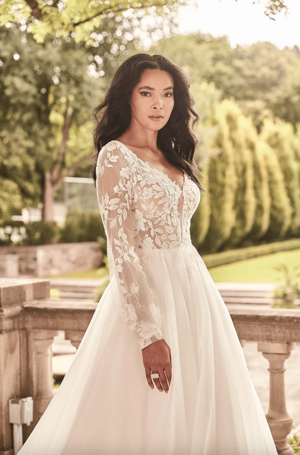 Paloma Blanca 4932 - Size 12 - Image 3