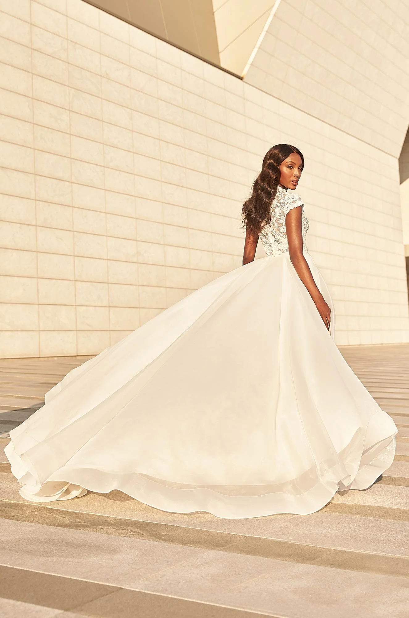 Paloma Blanca 4978 - Size 12 - Image 2