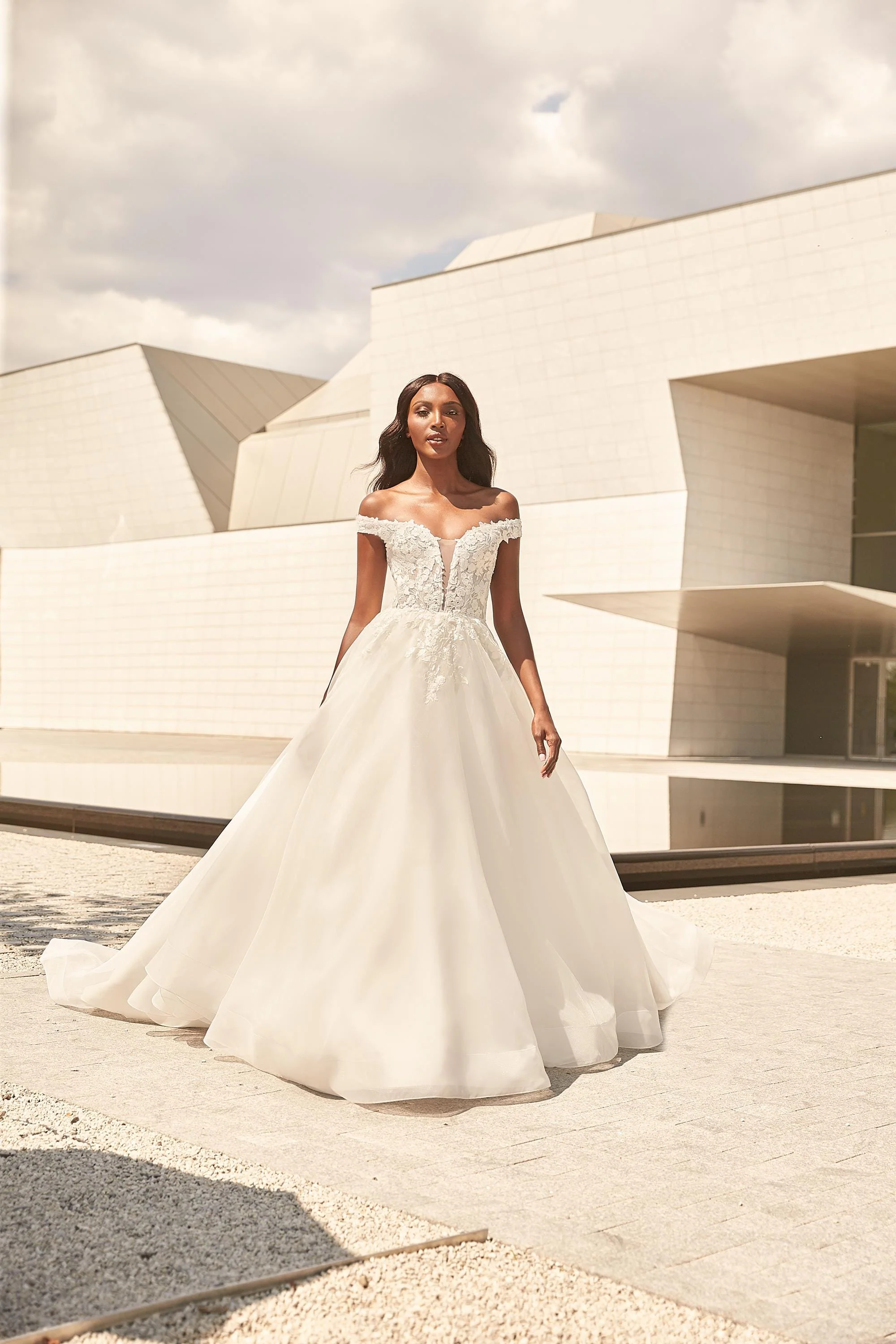 Paloma Blanca 4981 - Size 12