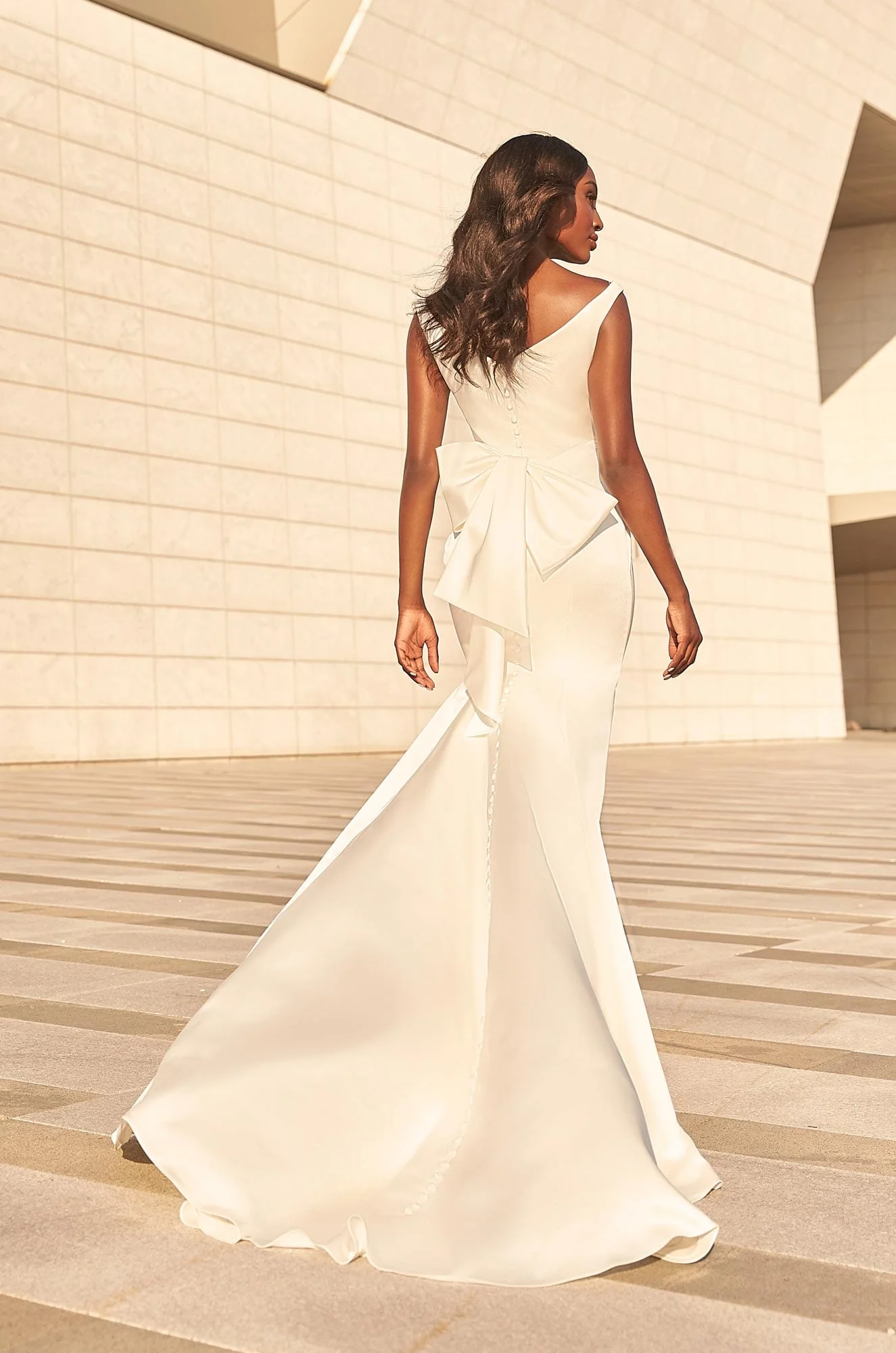 Paloma Blanca 4986 - Size 12 - Image 2