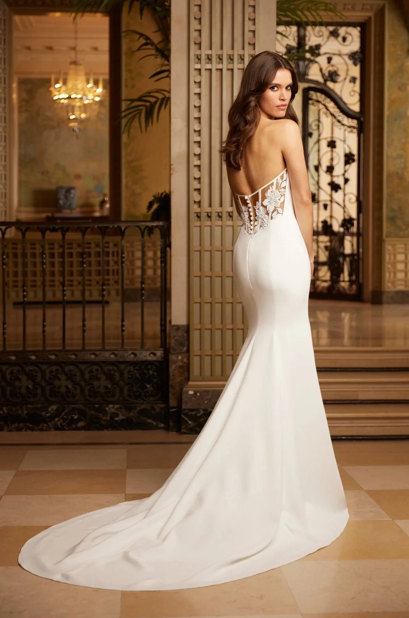 Paloma Blanca P5054 - Size 12 - Image 2