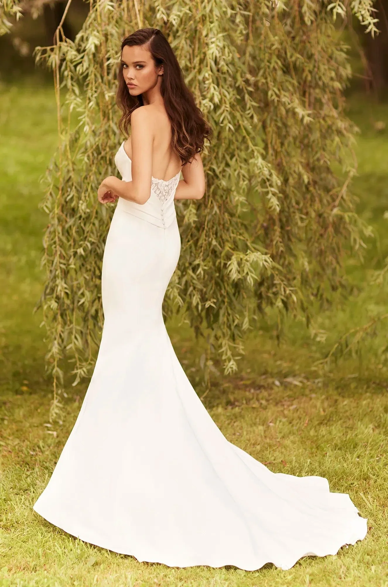 Paloma Blanca P5077 - Size 12 - Image 2