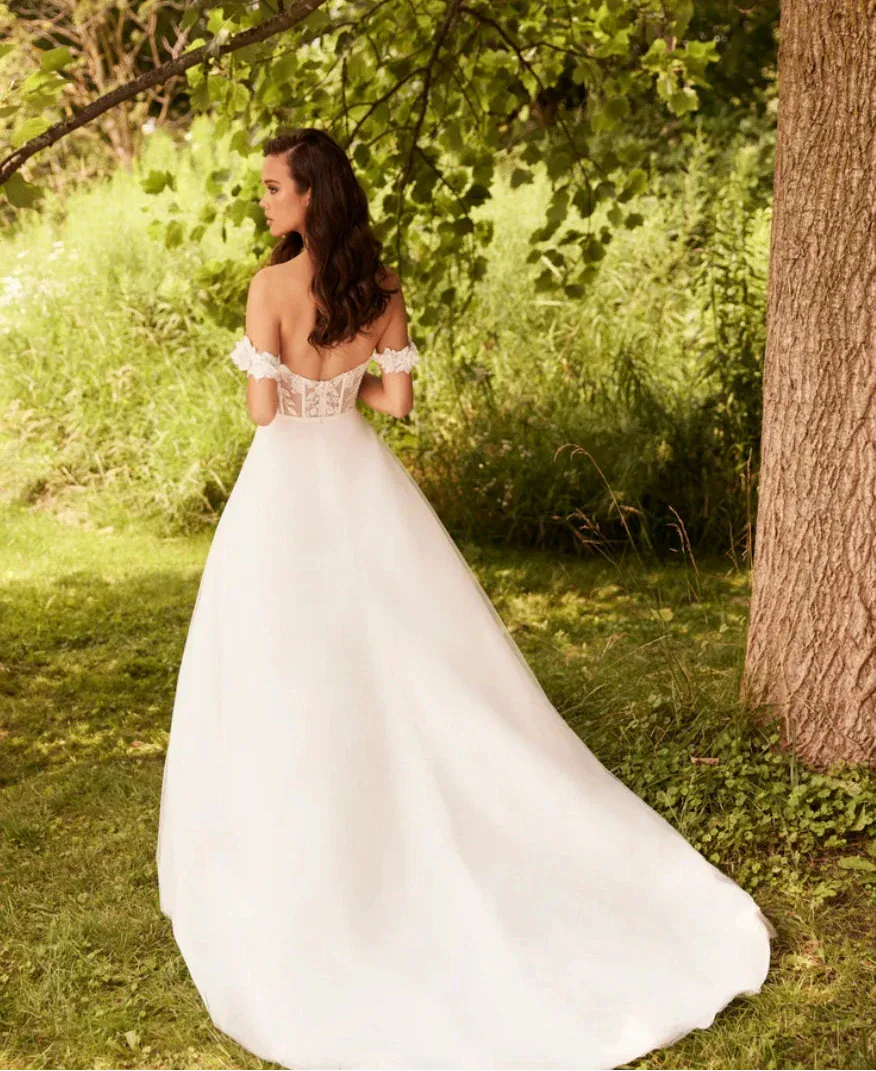 Paloma Blanca P5086 - Size 14 - Image 2