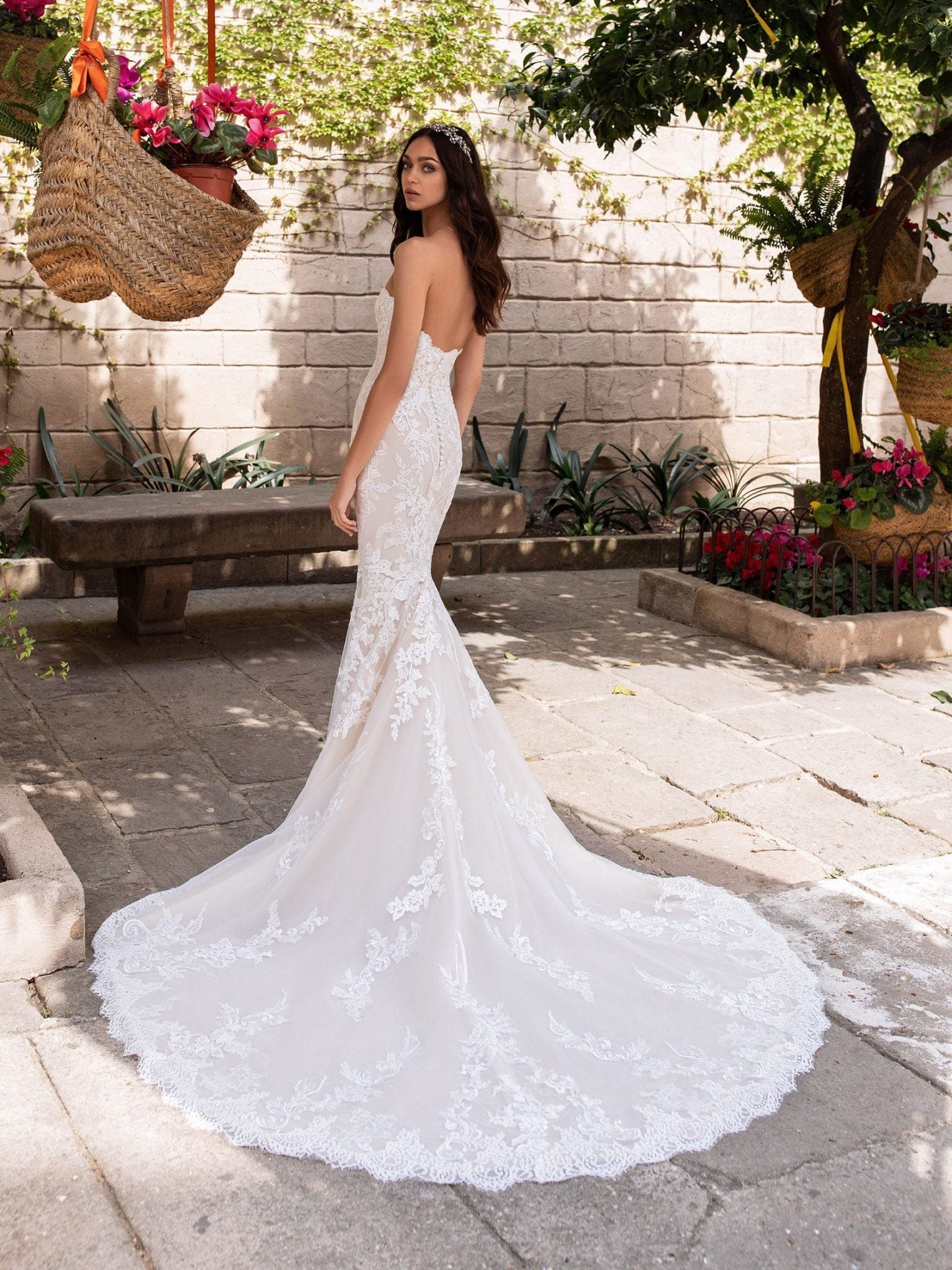 Pronovias Aegir - Size 12 - Image 2