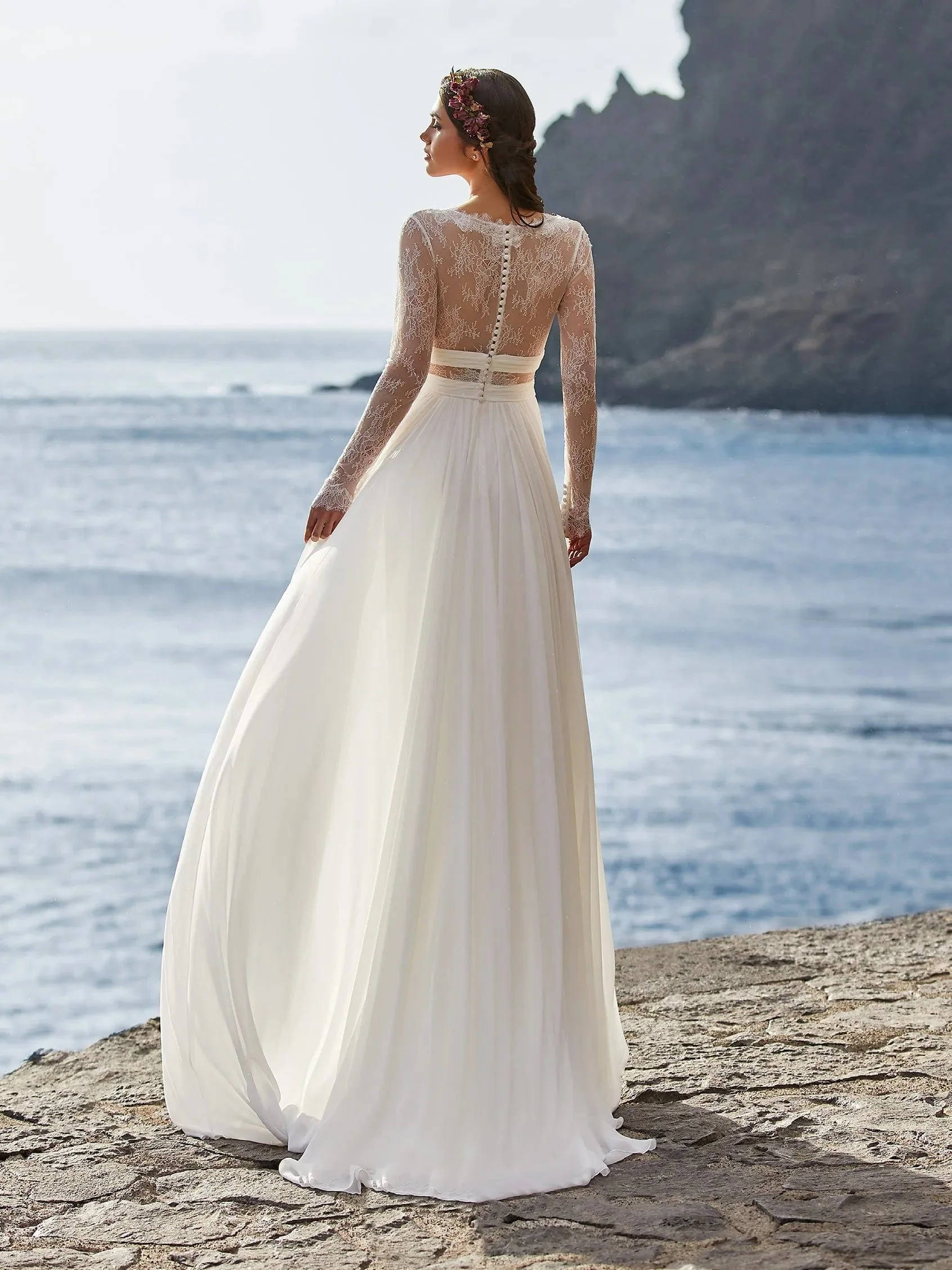 Pronovias Barry - Size 12 - Image 2