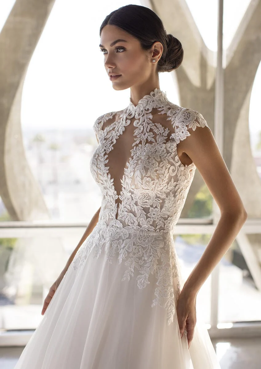 Pronovias Blyth - Size 10 - Image 3