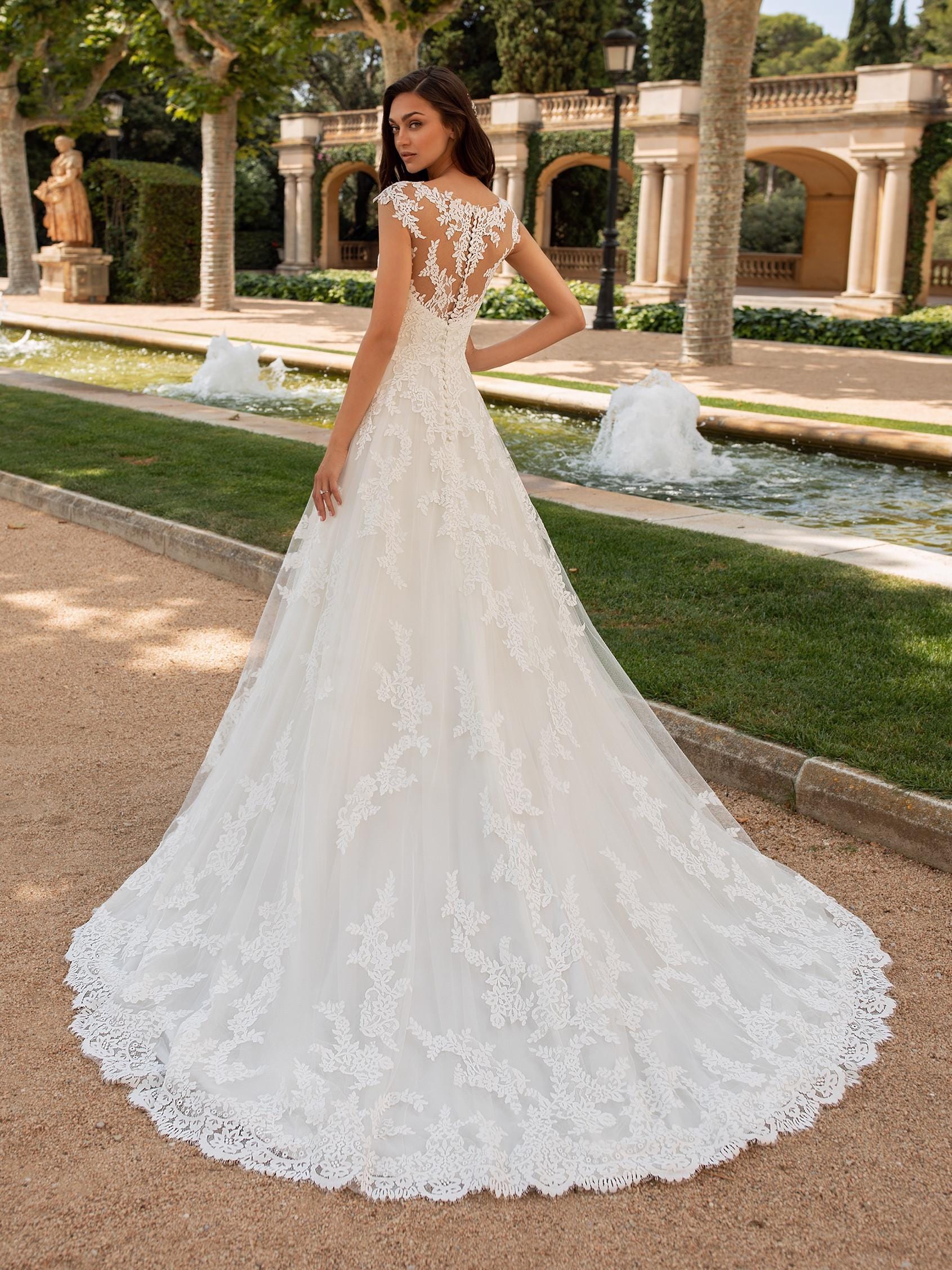 Pronovias Charlotte - Size 16 - Image 2