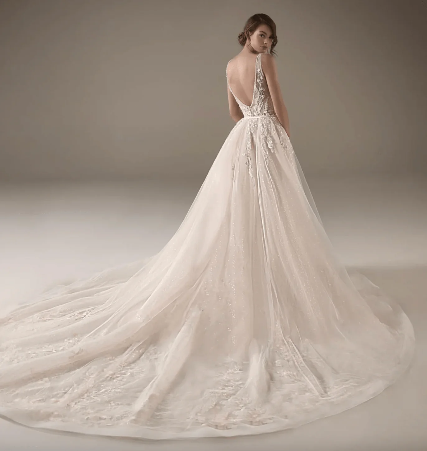 Pronovias Chimamanda - Size 12 - Image 3
