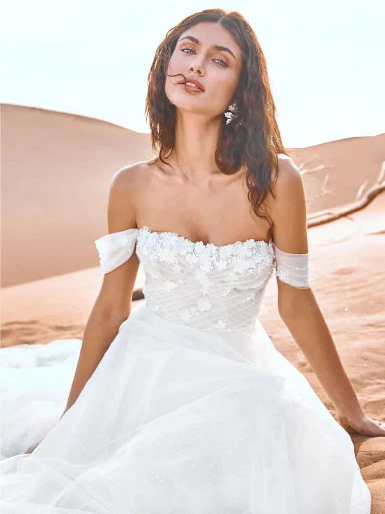 Pronovias Danxia - Size 8 - Image 4