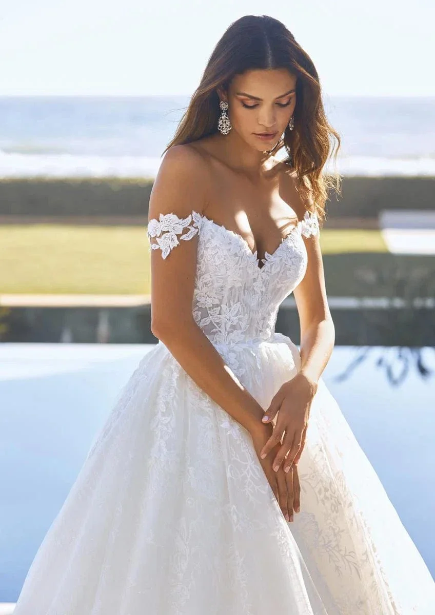 Pronovias Delphine - Size 10 - Image 3