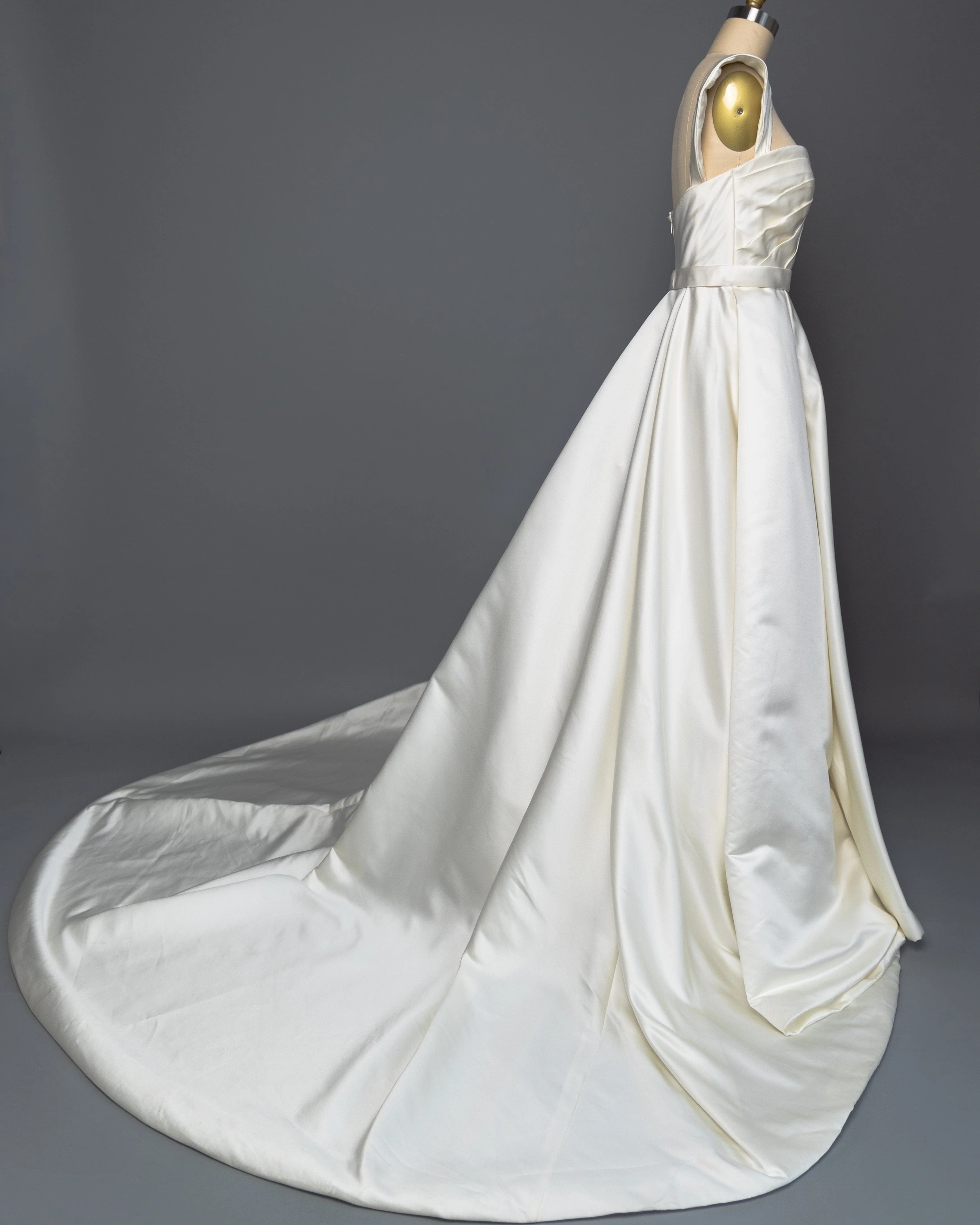 Pronovias Dominique - Size 10 - Image 5