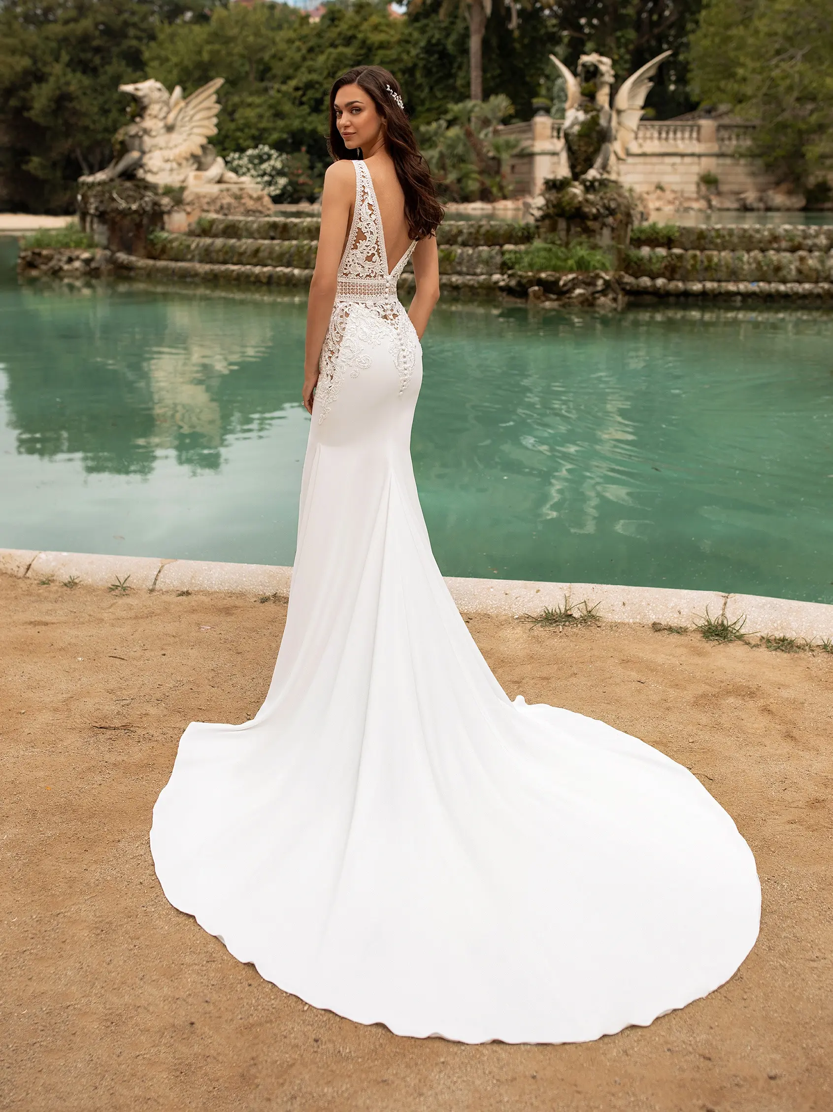 Pronovias Emily - Size 12 - Image 2