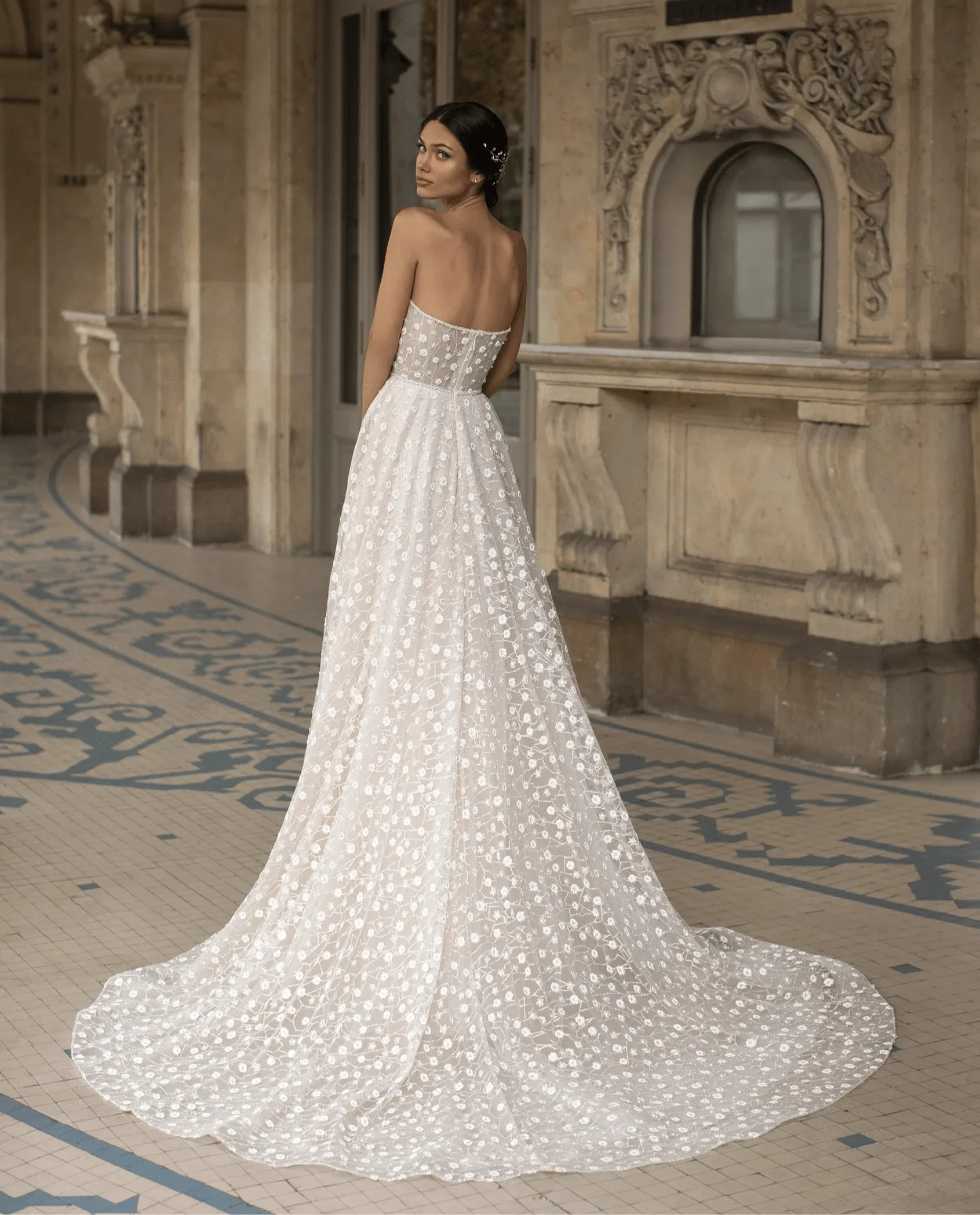 Pronovias Hopkins - Size 10 - Image 2