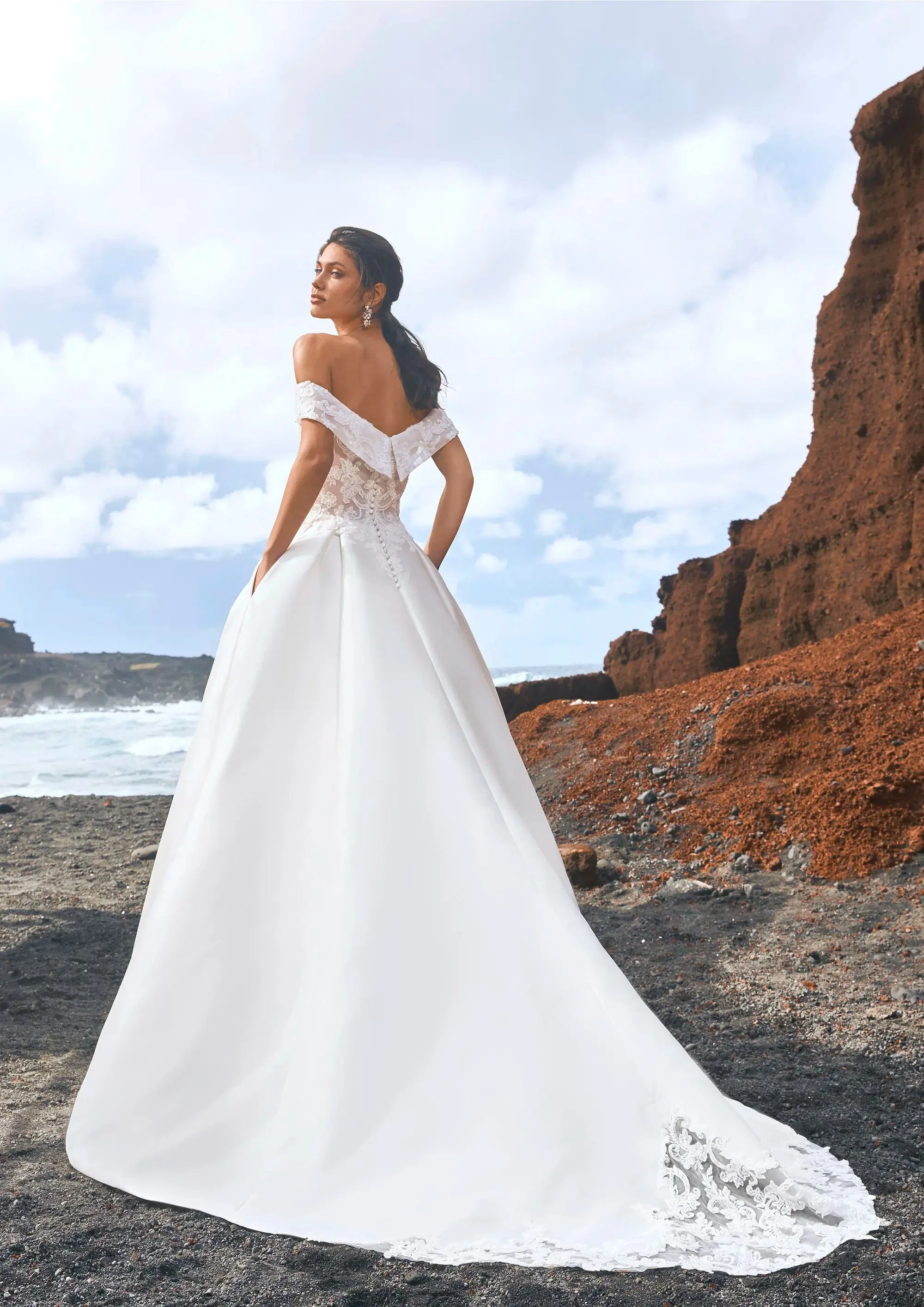 Pronovias Jeju - Size 12 - Image 2