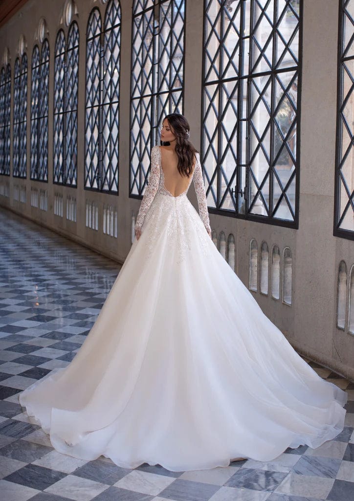 Pronovias Landis - Size 12 - Image 2