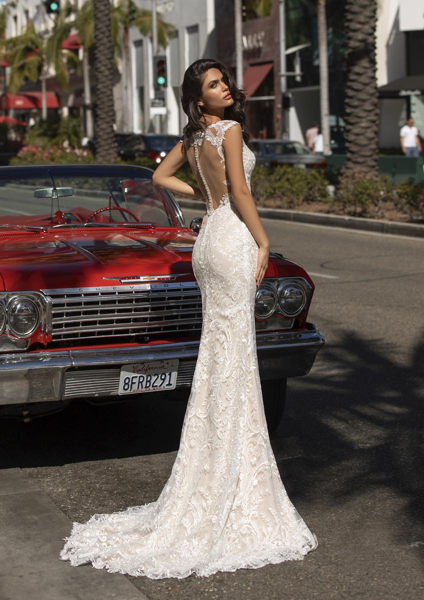 Pronovias Loren - Size 18 - Image 2
