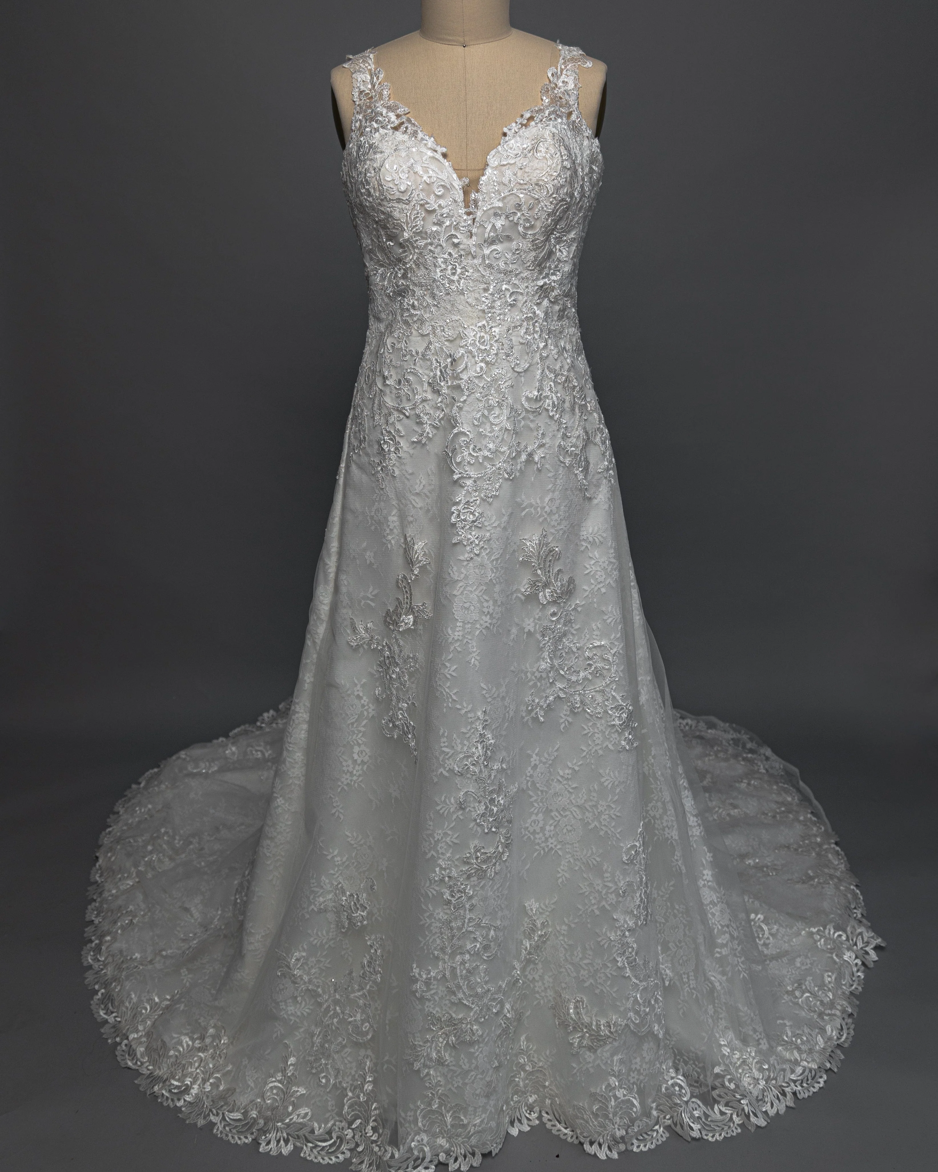 Pronovias Malma - Size 14 - Image 3