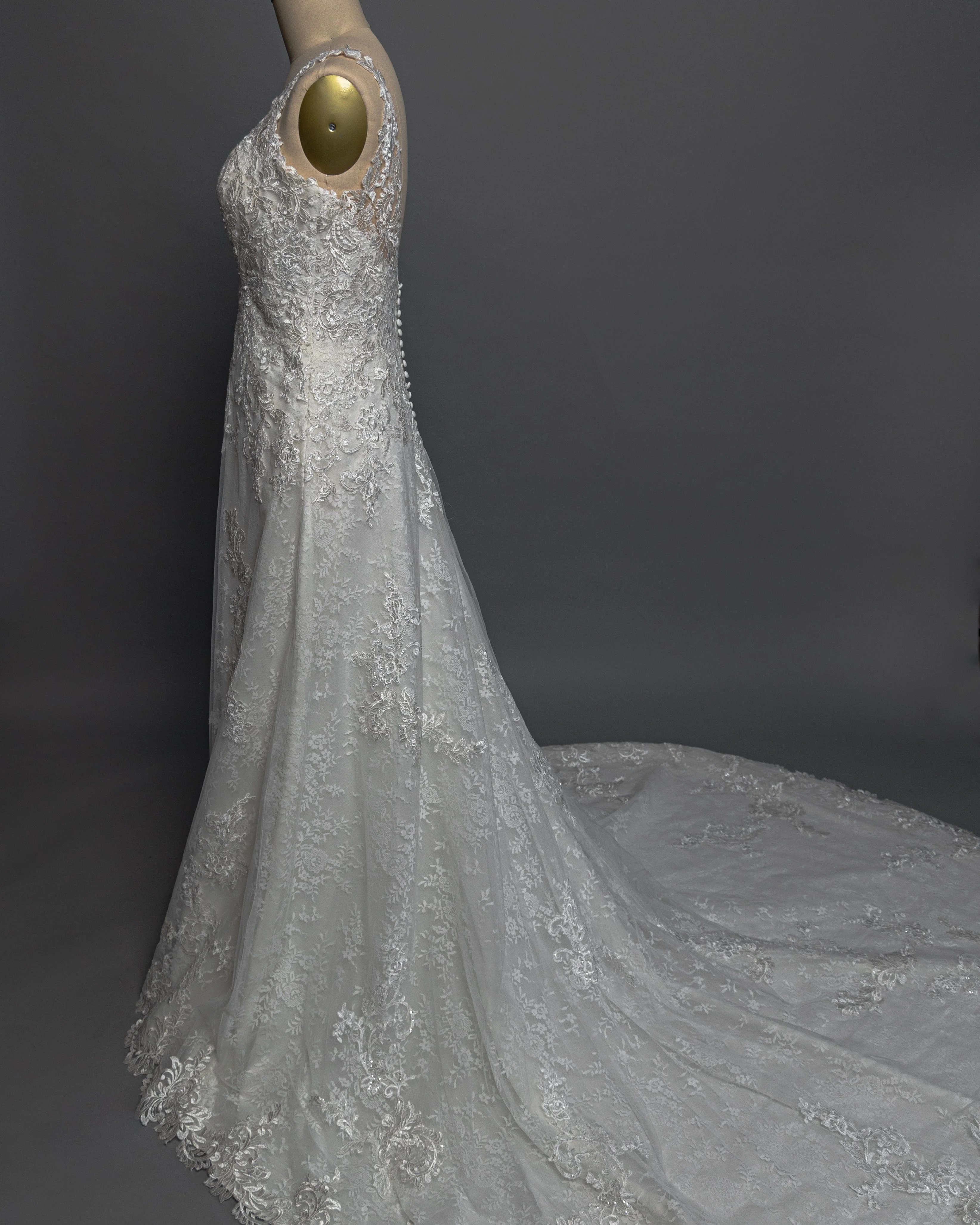 Pronovias Malma - Size 14 - Image 5