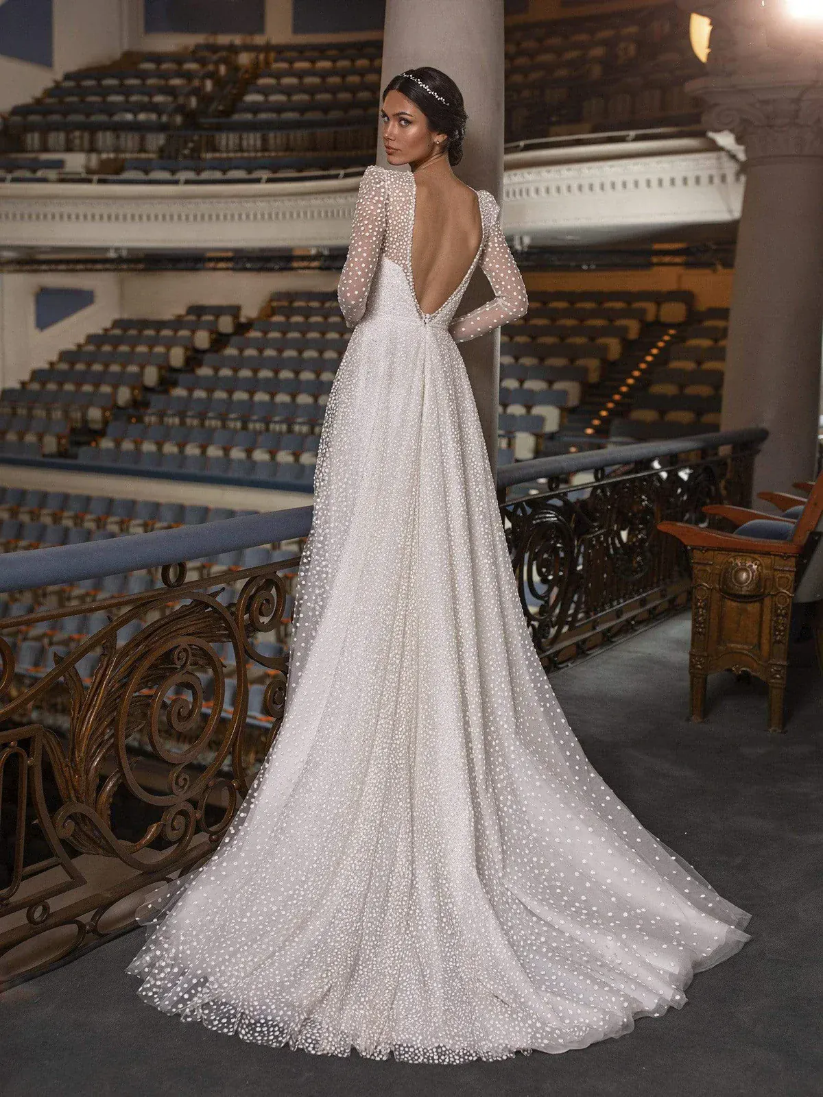 Pronovias Privee Kent - Size 14 - Image 2