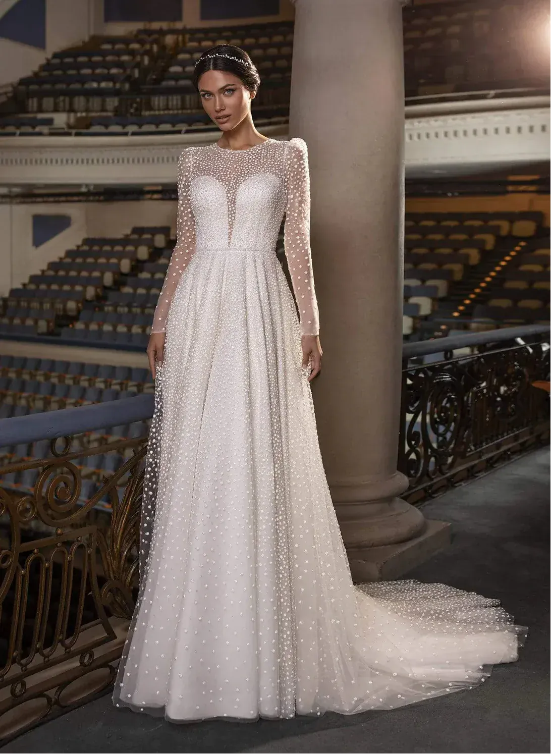 Pronovias Privee Kent - Size 12