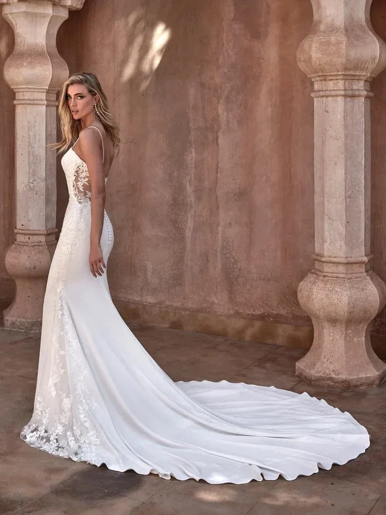 Pronovias Riau - Size 14 - Image 2