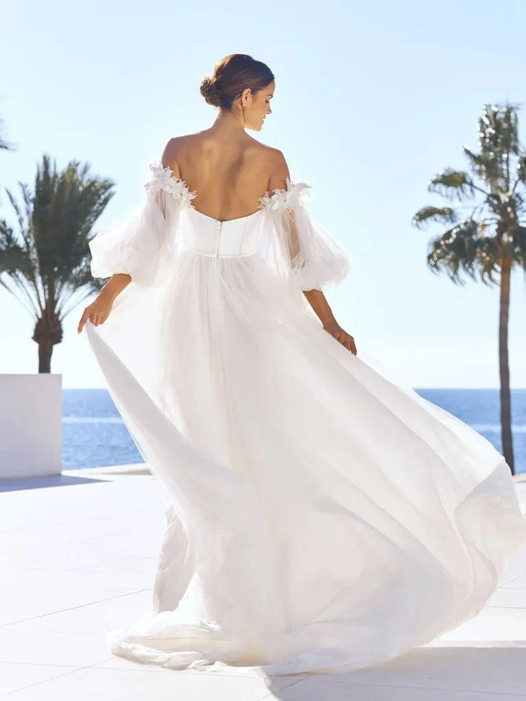 Pronovias Rosy - Size 10 - Image 2