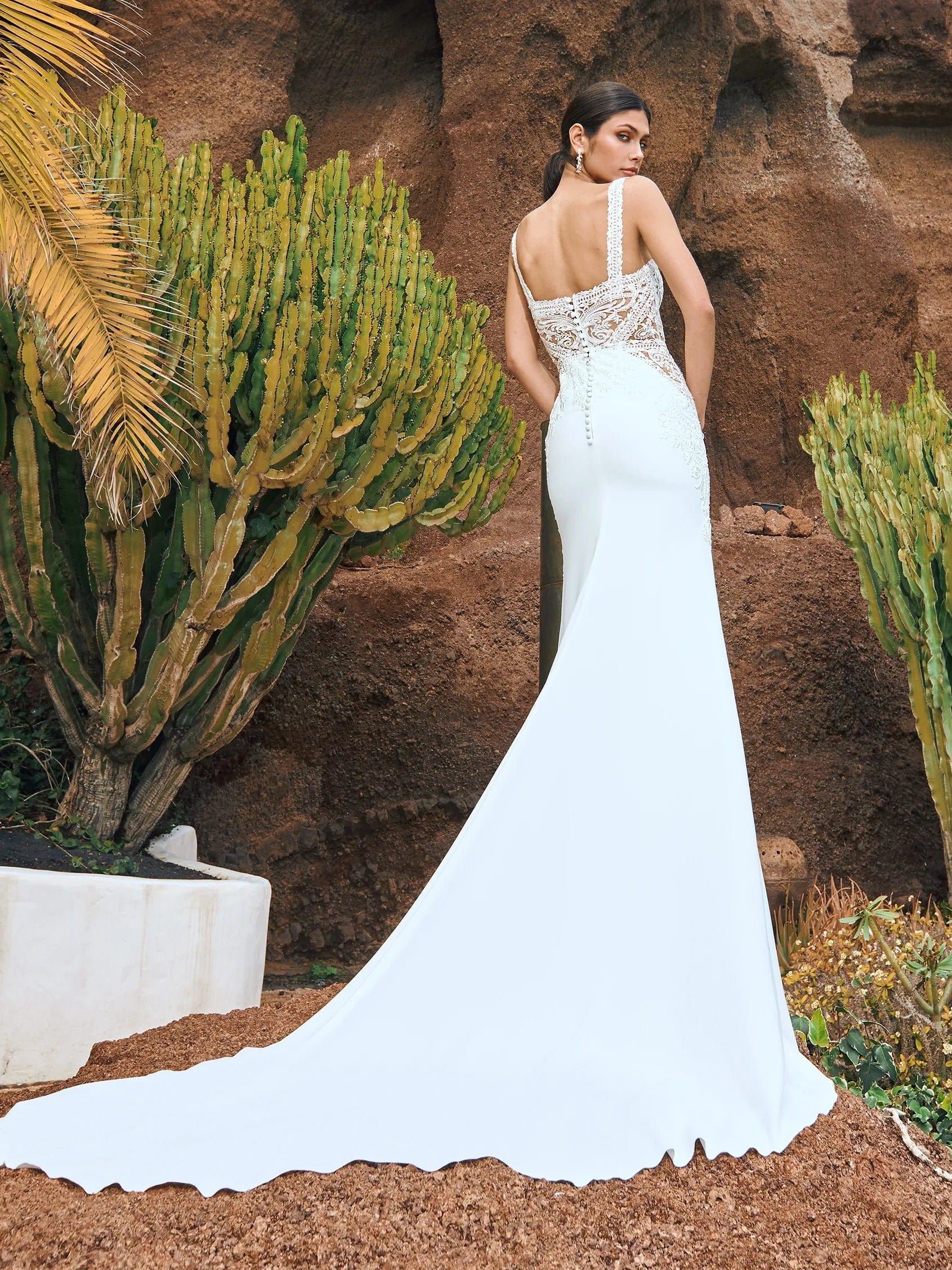 Pronovias Serengeti - Size 12 - Image 2