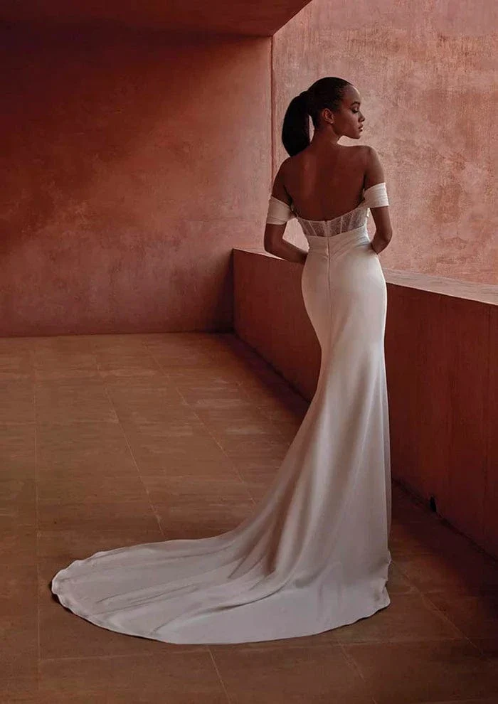 Pronovias Sunj - Size 10 - Image 2