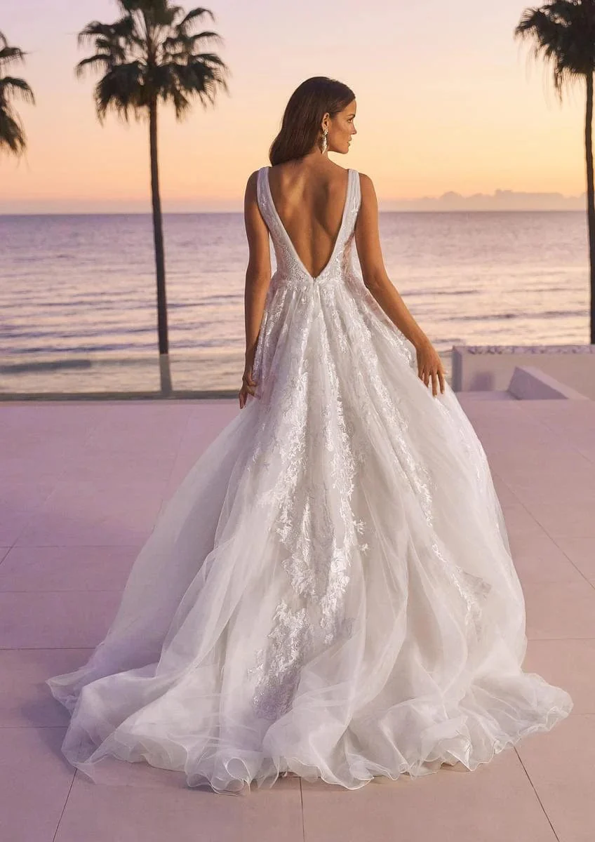 Pronovias Tinka - Size 12 - Image 2