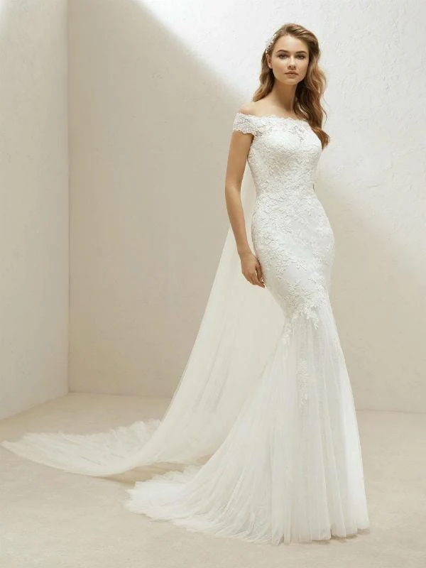 Pronovias Victoria - Size 10