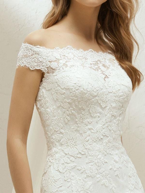 Pronovias Victoria - Size 10 - Image 3