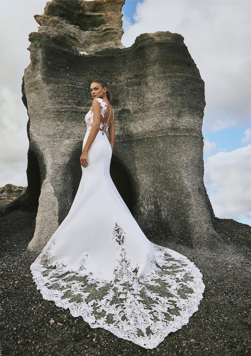 Pronovias Waitomo - Size 10 - Image 2