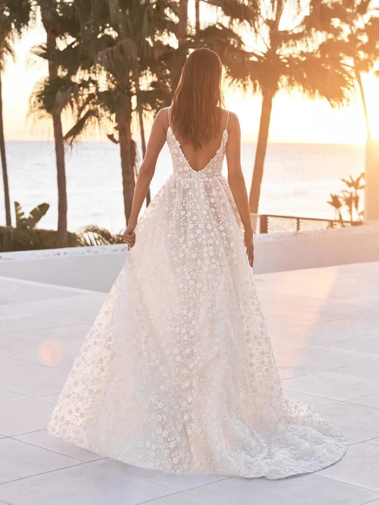 Pronovias Yuki - Size 12 - Image 2