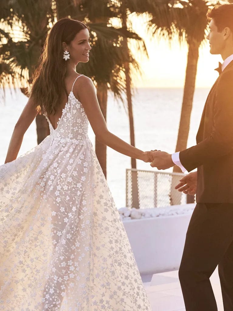 Pronovias Yuki - Size 12 - Image 4