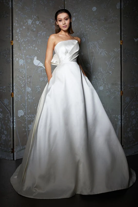 Legends by Romona Keveza L2058 + Bow - Size 12