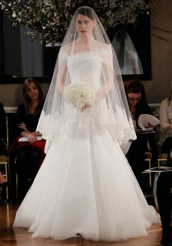 Romona Keveza L244X - Size 10