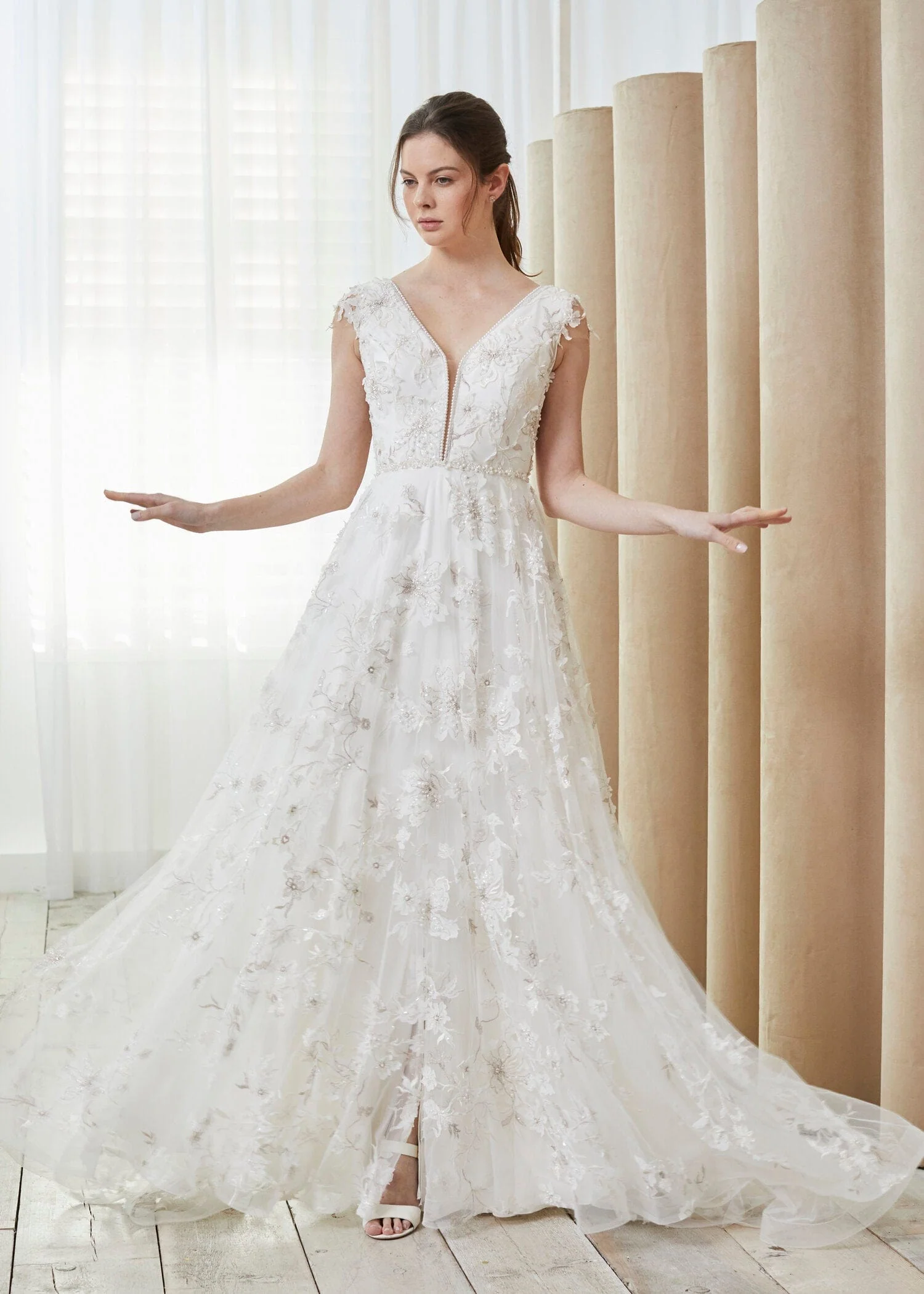 Savin London Isabella - Size 8 - Image 3