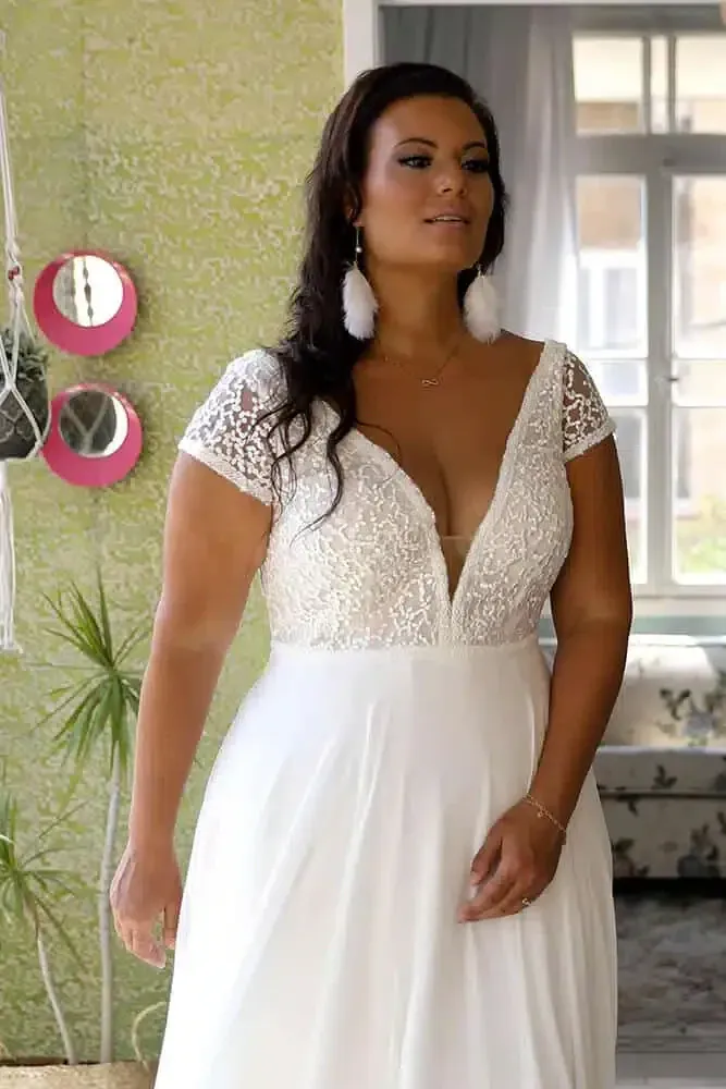 Studio Levana Mae - Size 24 - Image 3