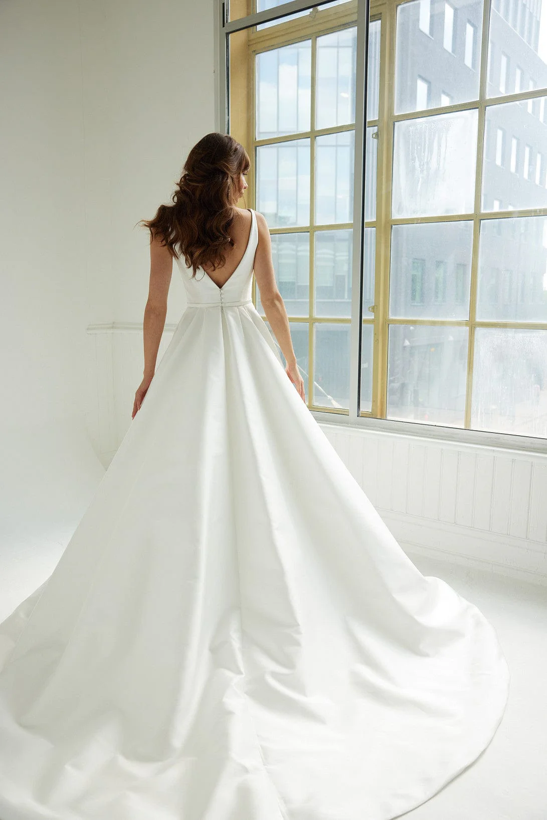 Suzanne Neville Coworth - Size 10 - Image 2