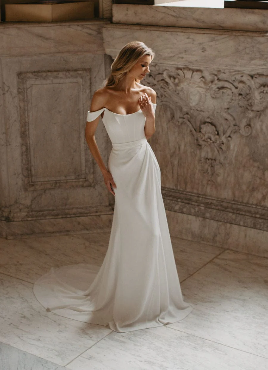 Suzanne Neville Holst - Size 14 - Image 3