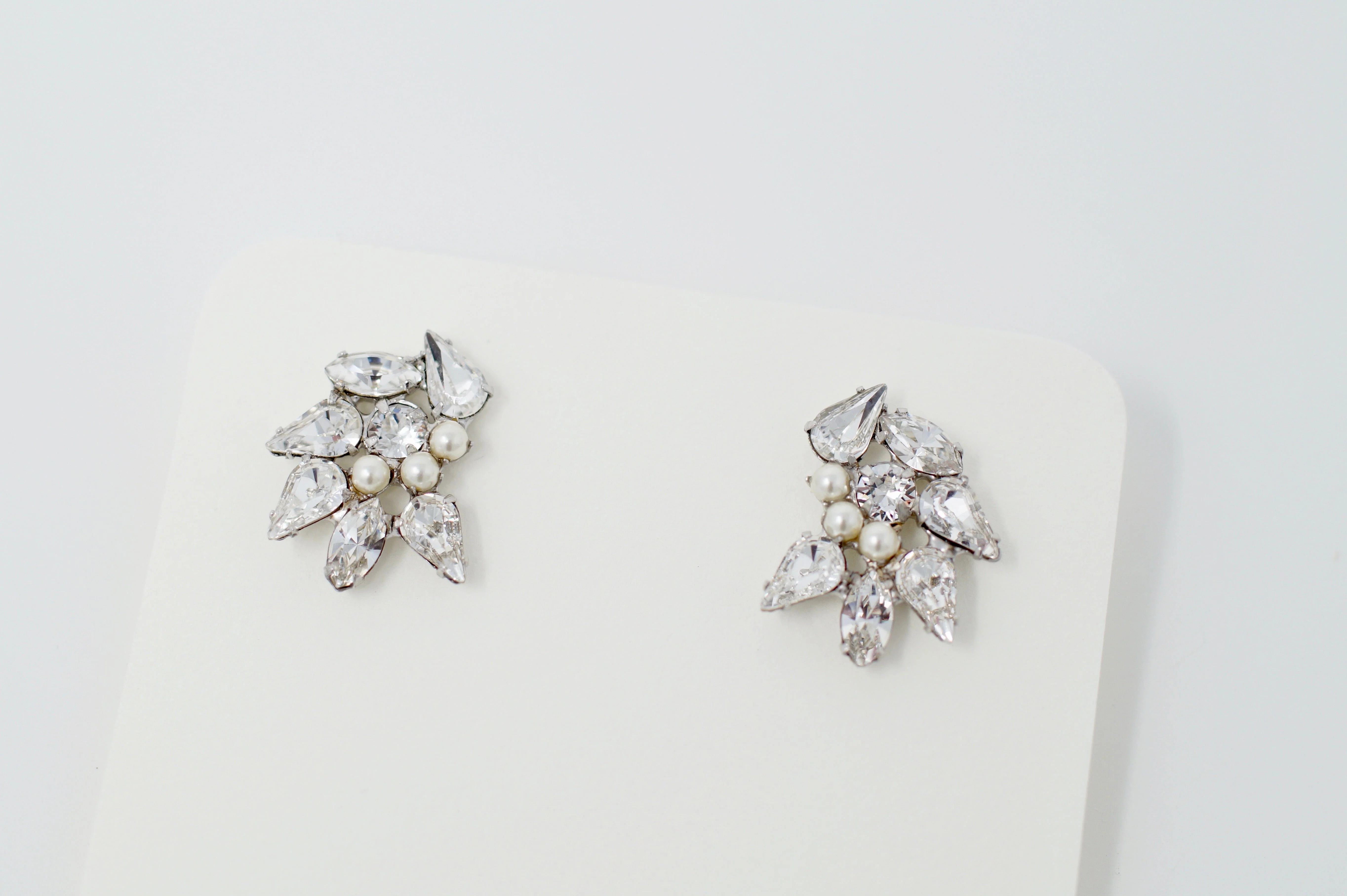 Paris by Debra Moreland The Vamp Earrings [Silver] - Image 2