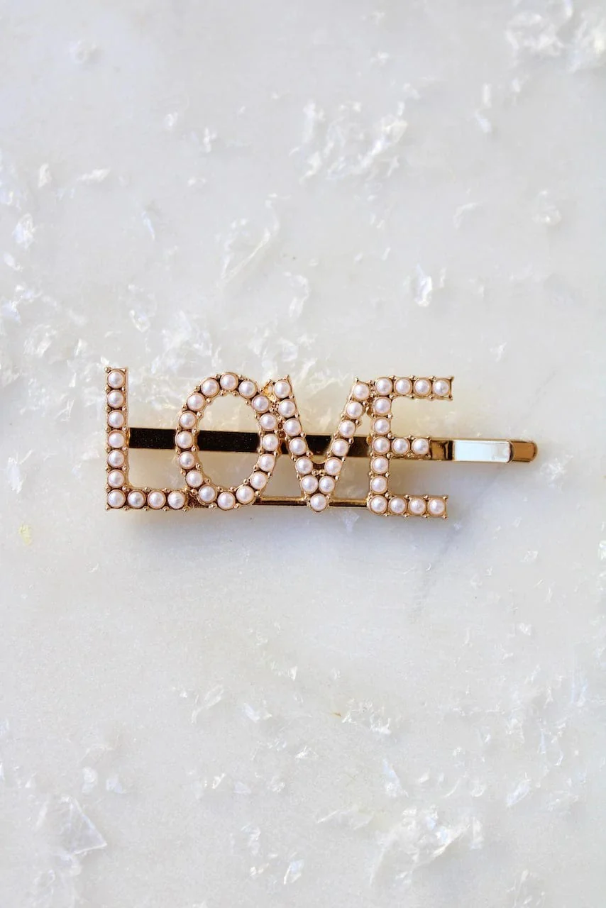 Untamed Petals 'Love' Pearl Bobby - Image 2