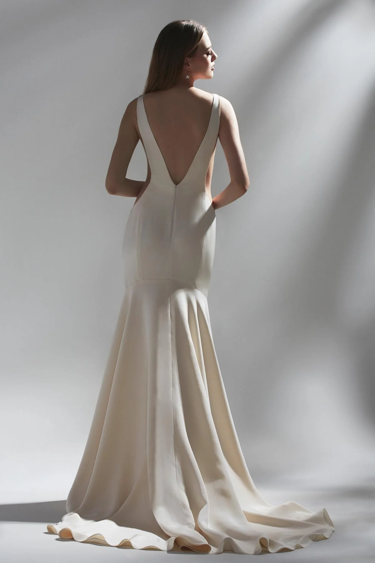 Watters Lotus - Size 14 - Image 2