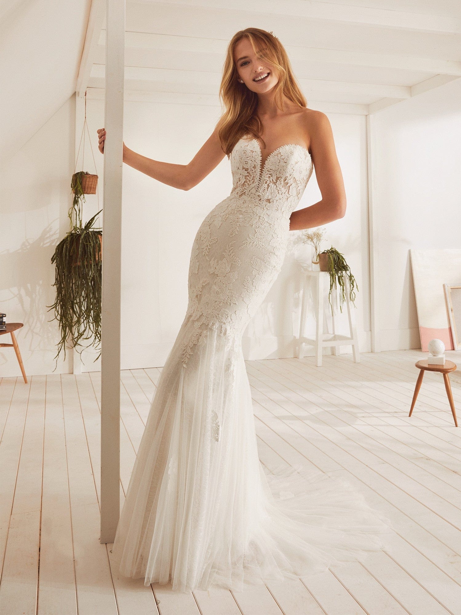 White One Ocampa - Size 14