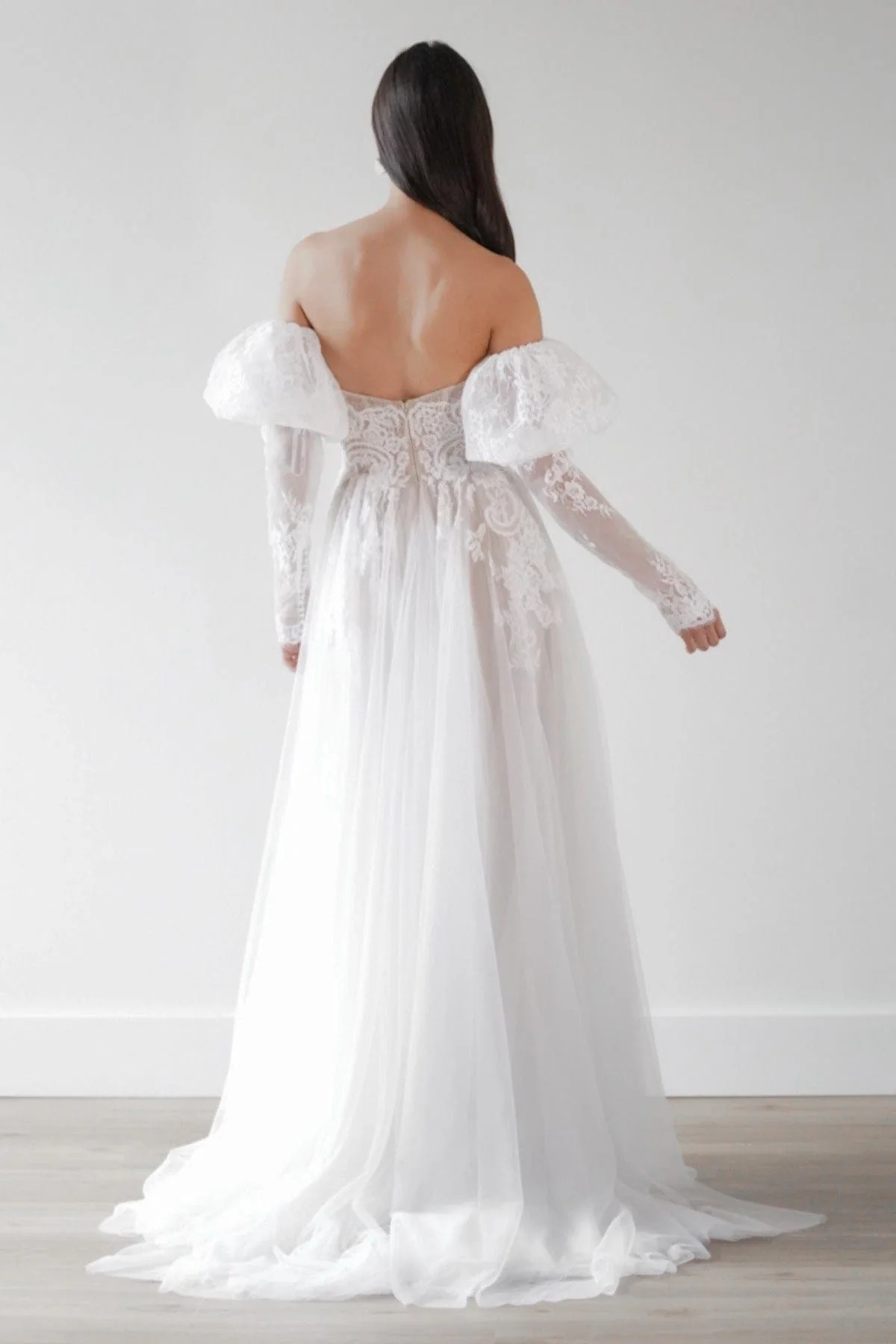 Willowby by Watters Jaislyn - Size 6 - Image 2