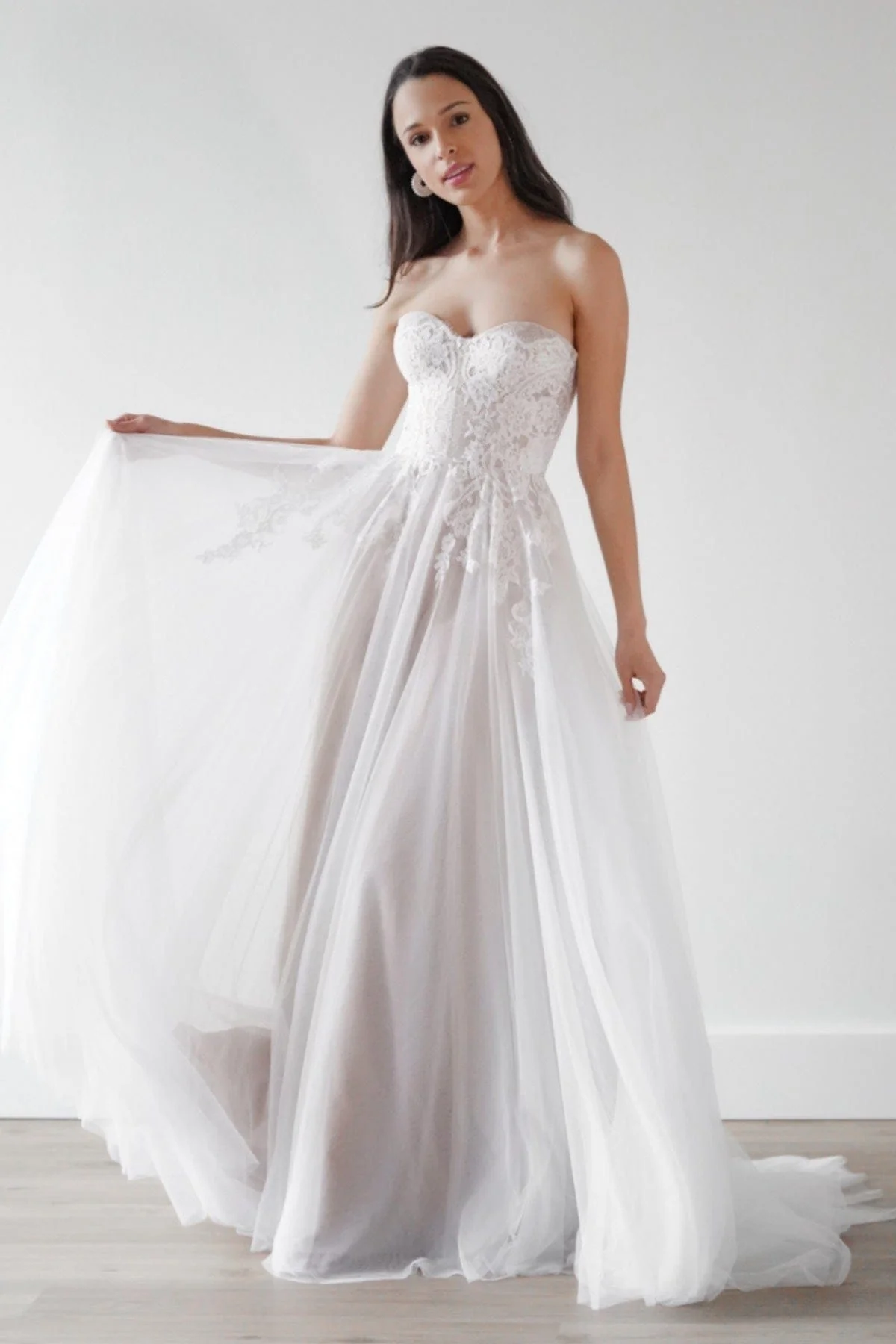Willowby by Watters Jaislyn - Size 6 - Image 3