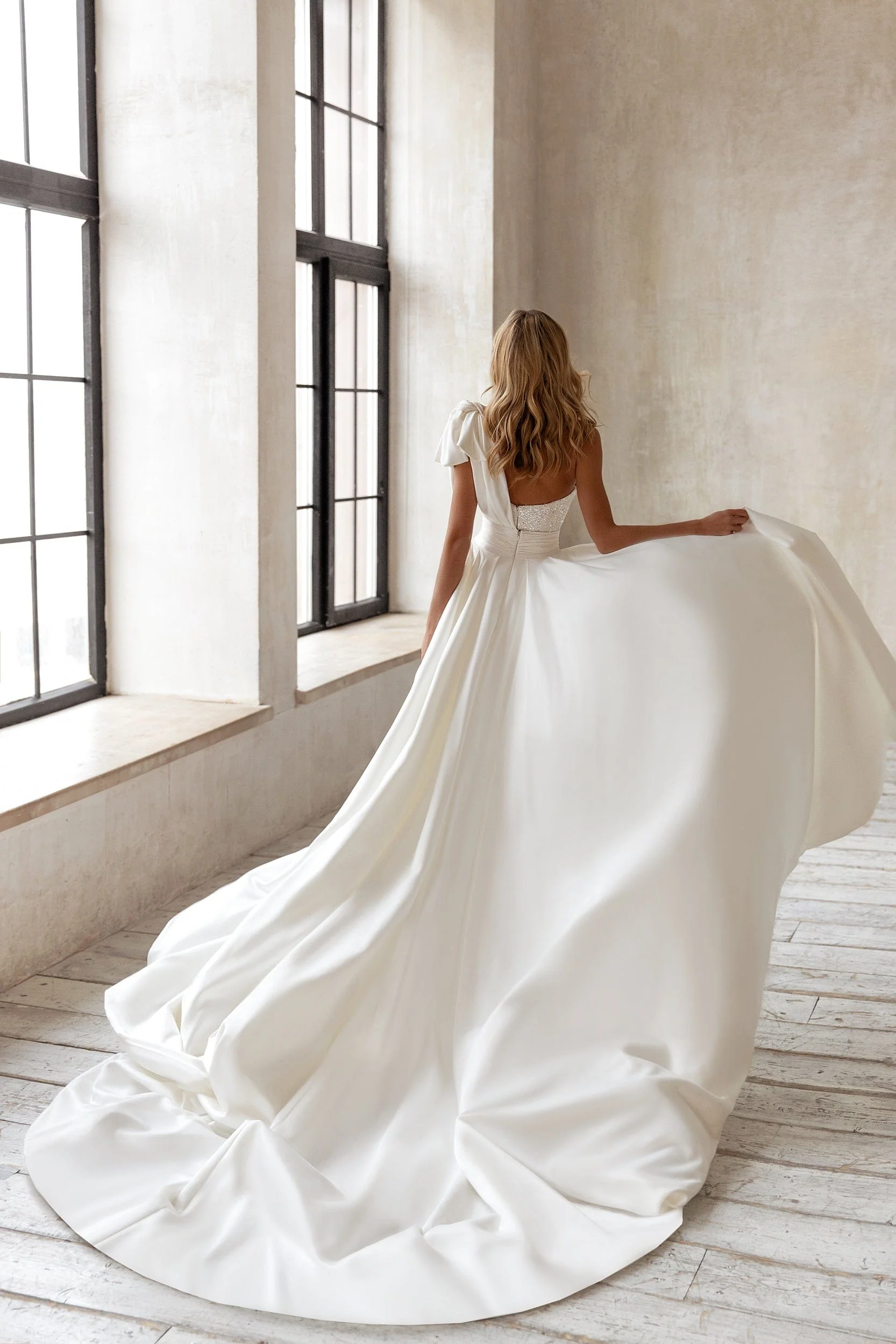 Wona Concept Davina + Overskirt - Size 10 - Image 2